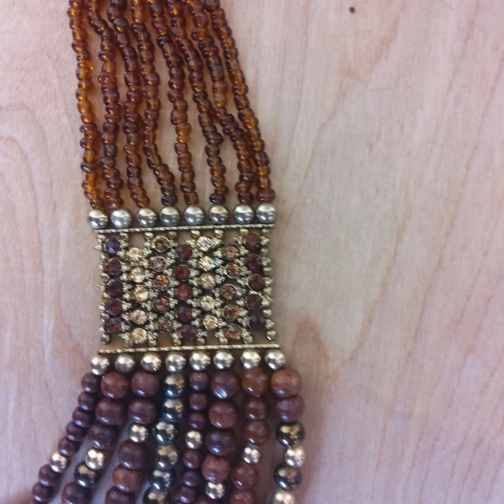 Beaded and rhinestone statement necklace - Picture 4 of 4